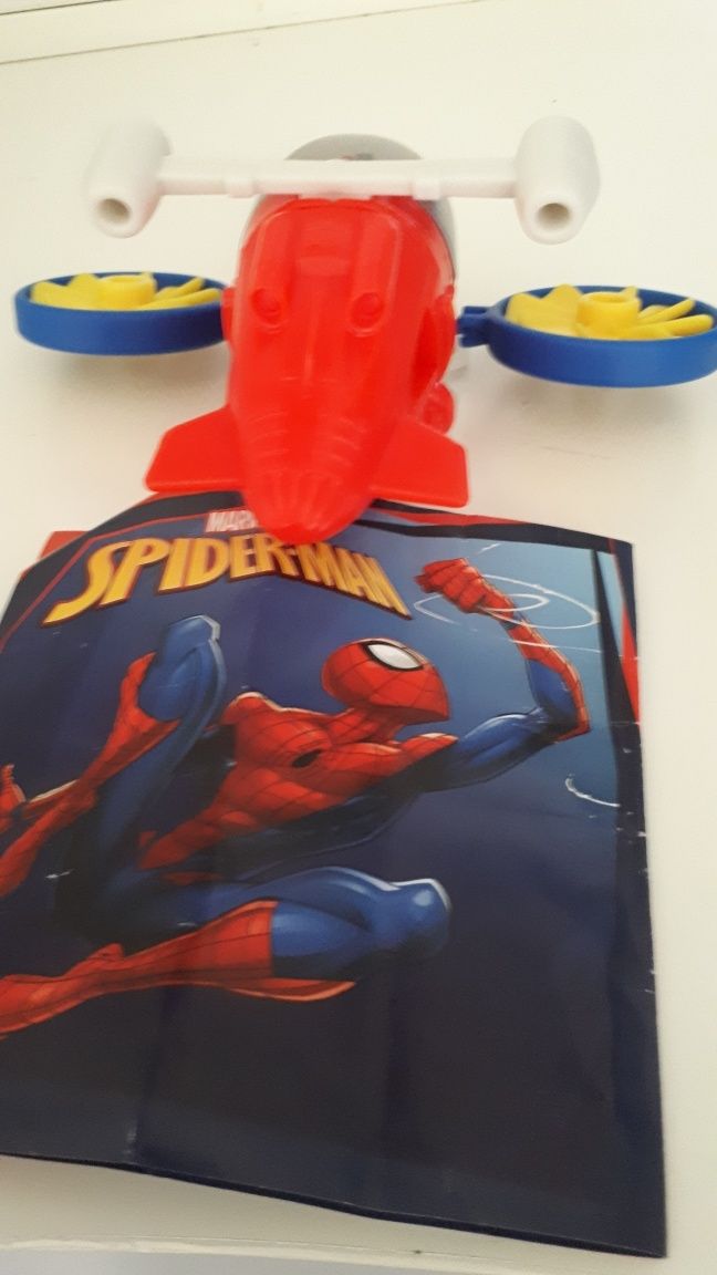 Spiderman helicóptero brinquedo