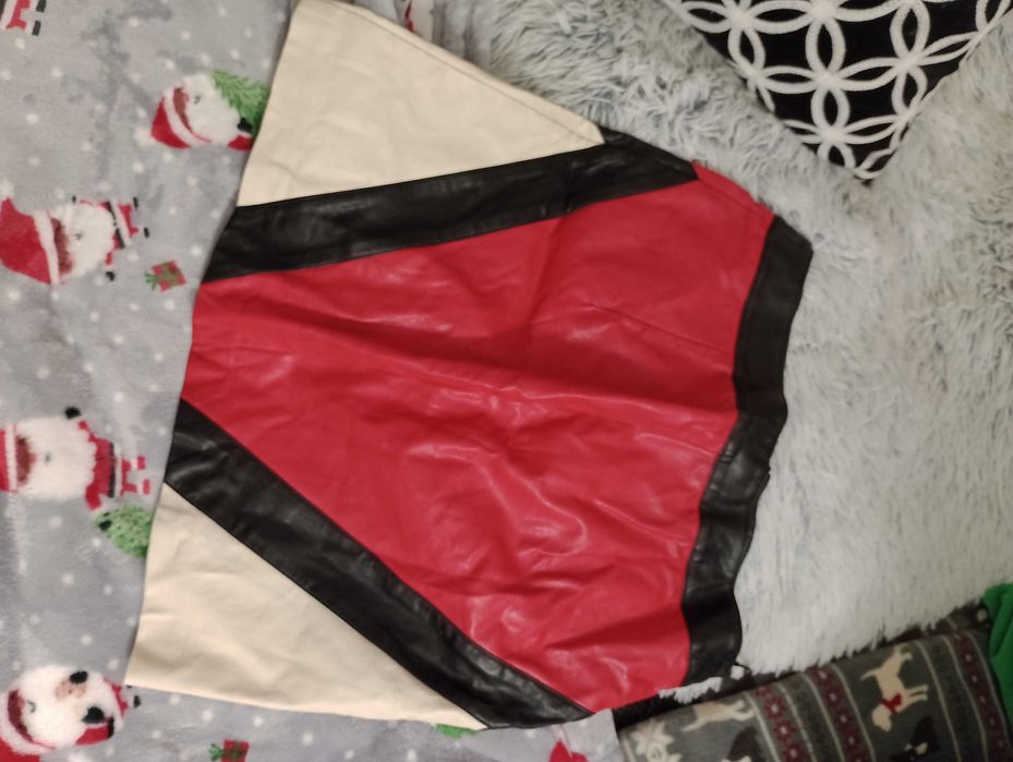 Spódniczka mini z eko skóry