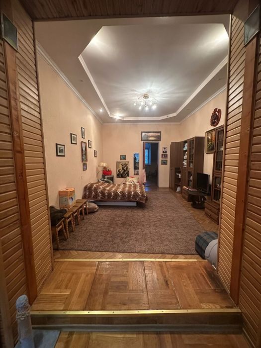 (SALE) -Продаж 6-ти кімн. квартири та ділянки  поряд з вул.Туристів