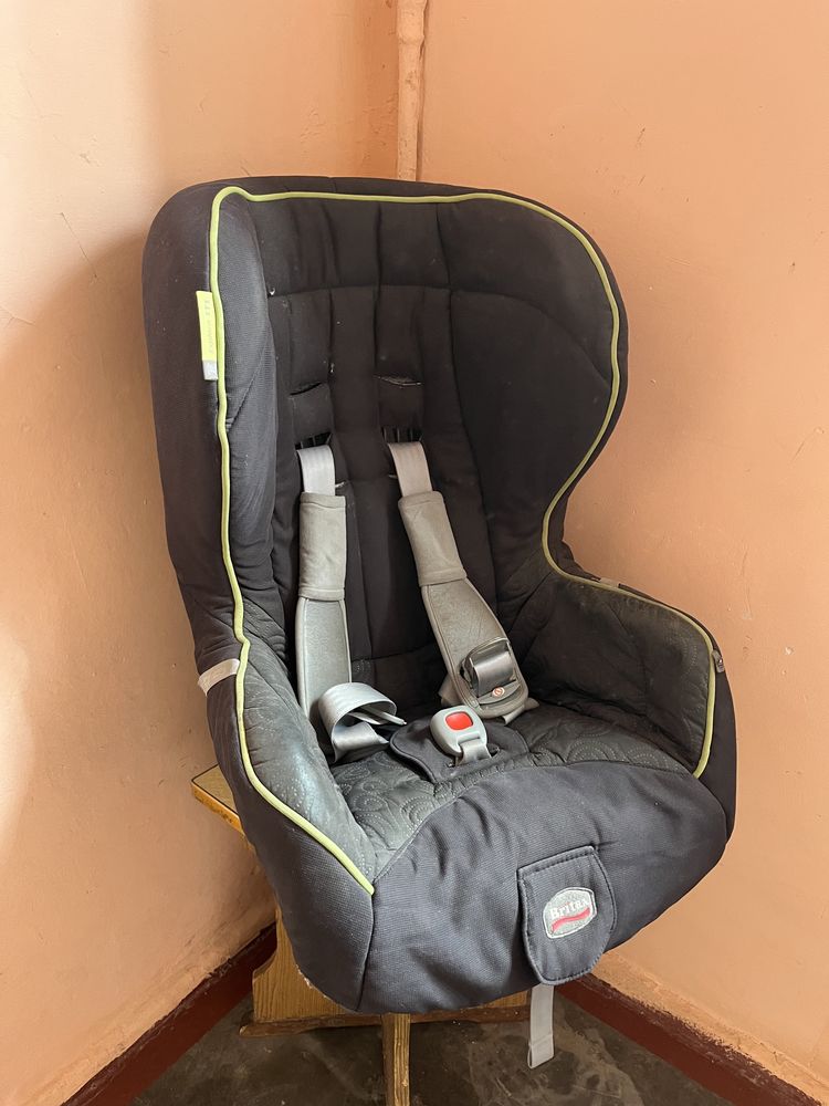 Продам автокрісло Britax