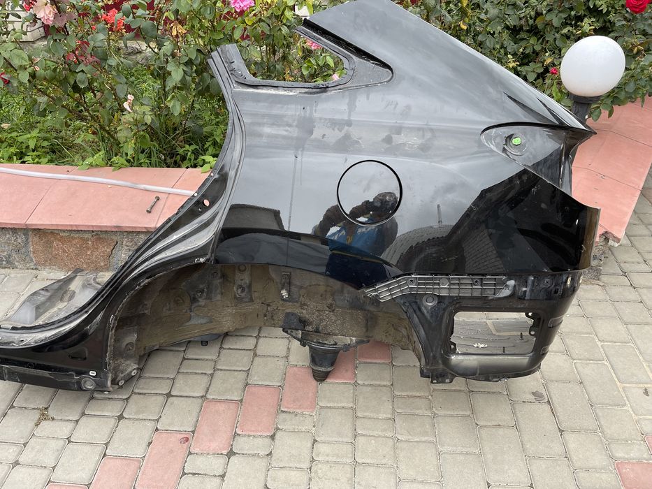 Левая задняя четверть