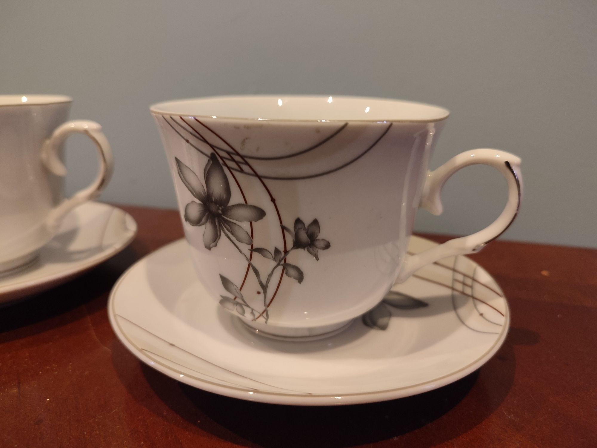 Piękny zestaw porcelanowy do kawy herbaty 2 filiżanki 2 talerzyki