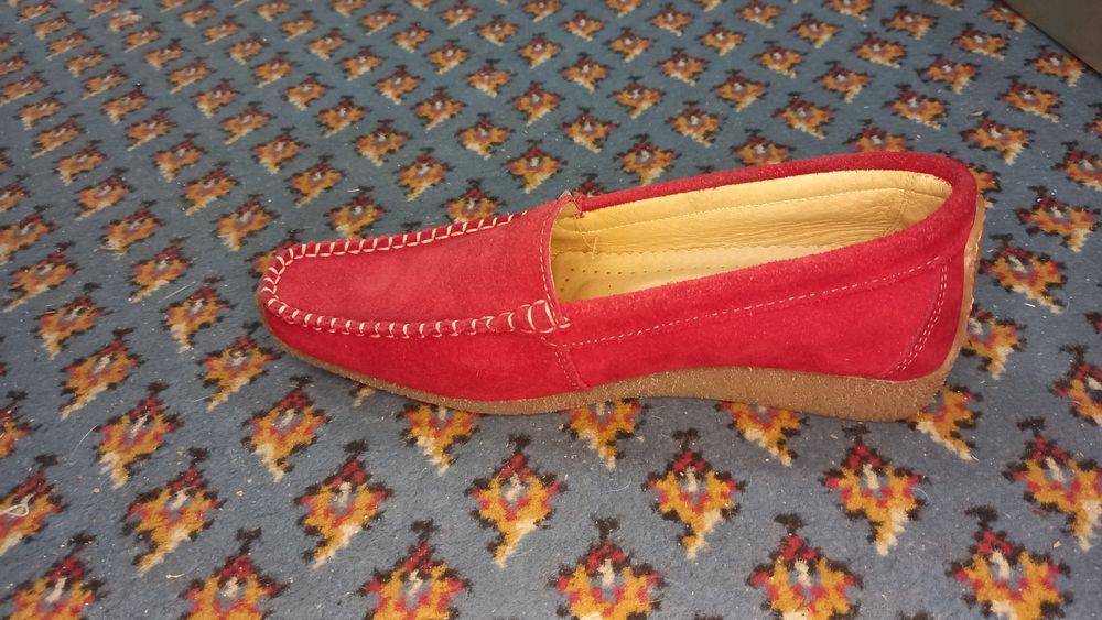 Sapato mocassim feminino de camurça