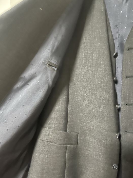 Zestaw garniturowy z pasujacymi spodniami i kamizelką rozmiar 50