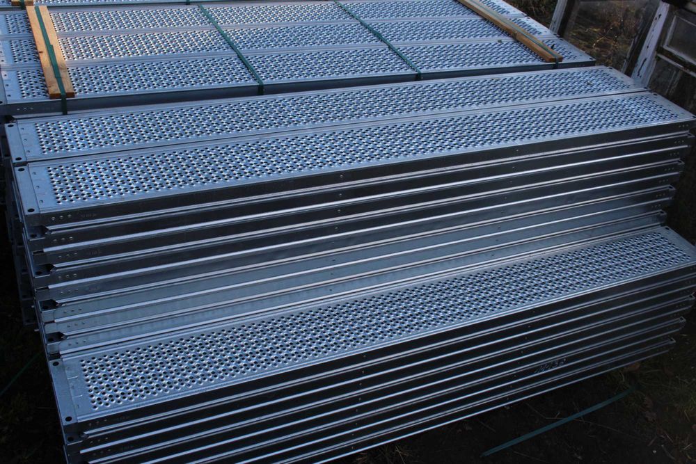 Rusztowanie elewacyjne plettac 21x6m powierzchnia robocza 126m2