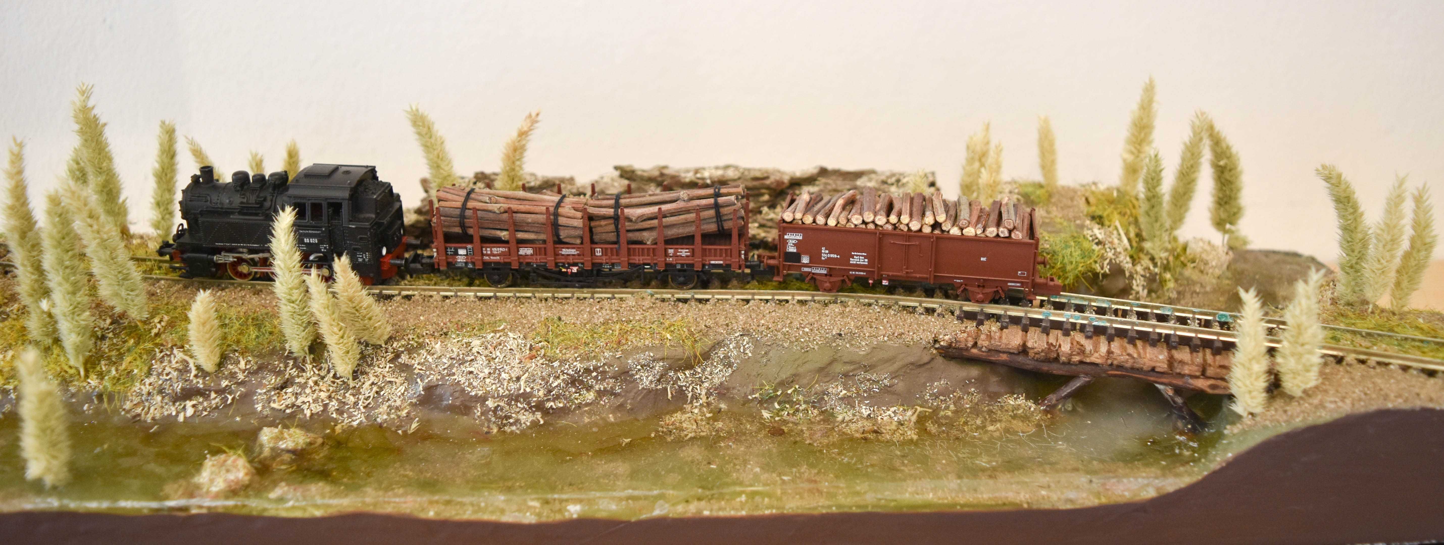 Diorama expositor de comboios escala N - novo