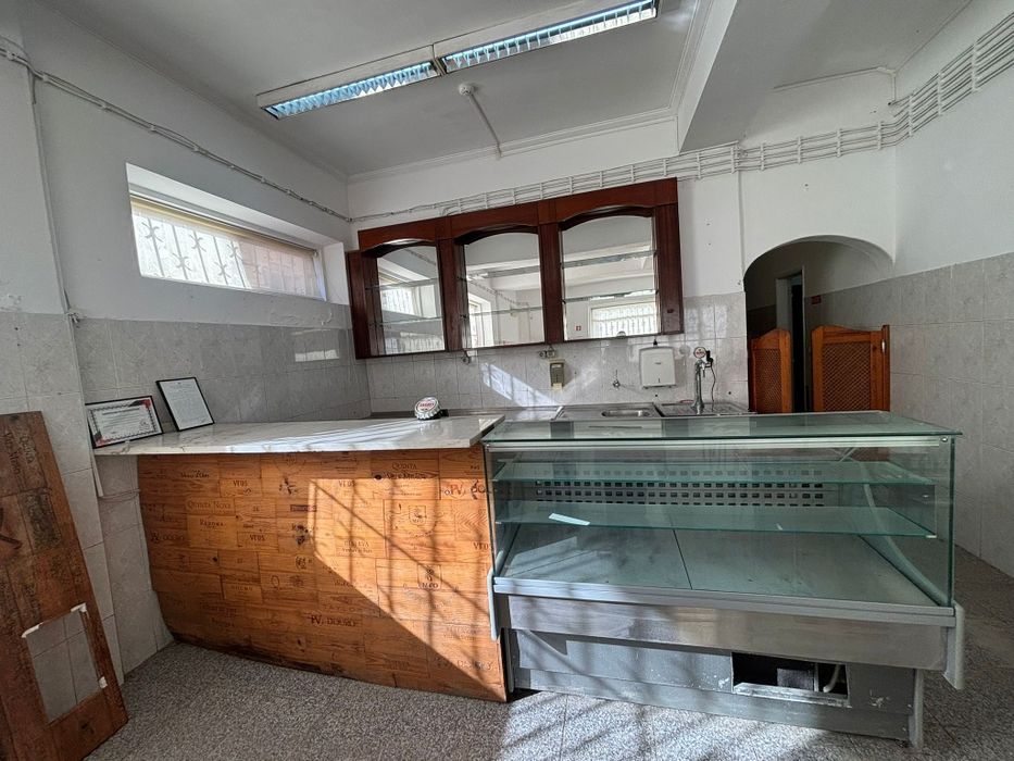 CAFE EQUIPADO 90m2 - Oportunidade -Dafundo (Ideal serviços e comércio)