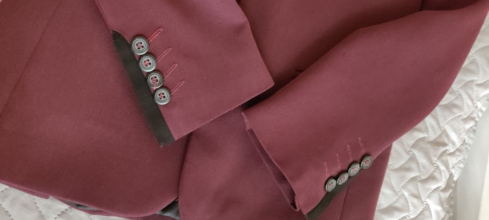 Бордовий шкільний піджак