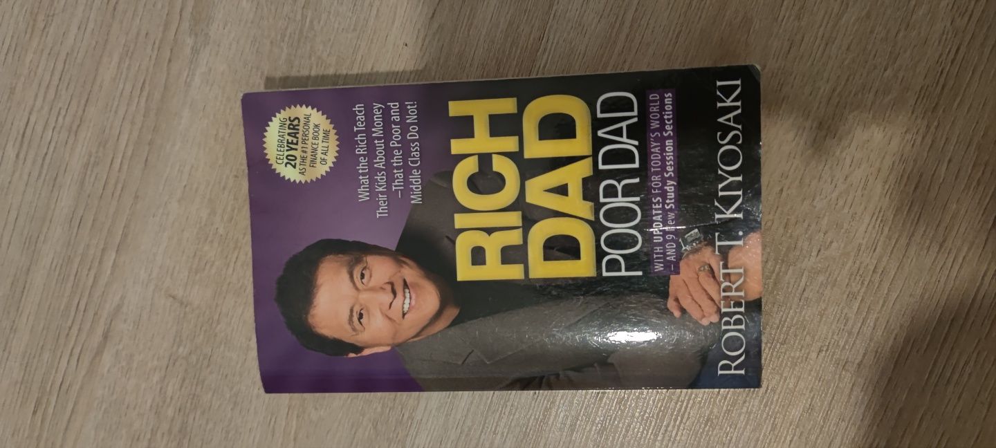 Livro "pai rico, pai pobre"