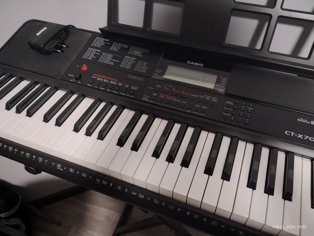 Keyboard CT-X700