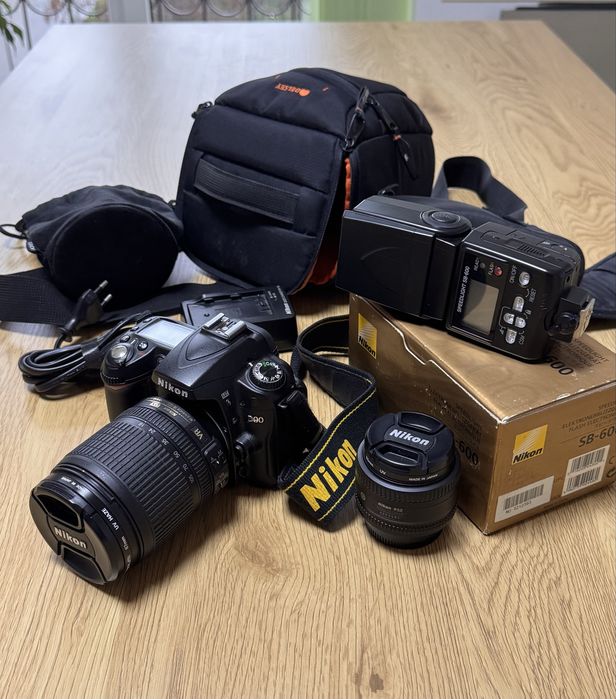 Nikon D90 + nikor 50mm + nikon speedlight sb600