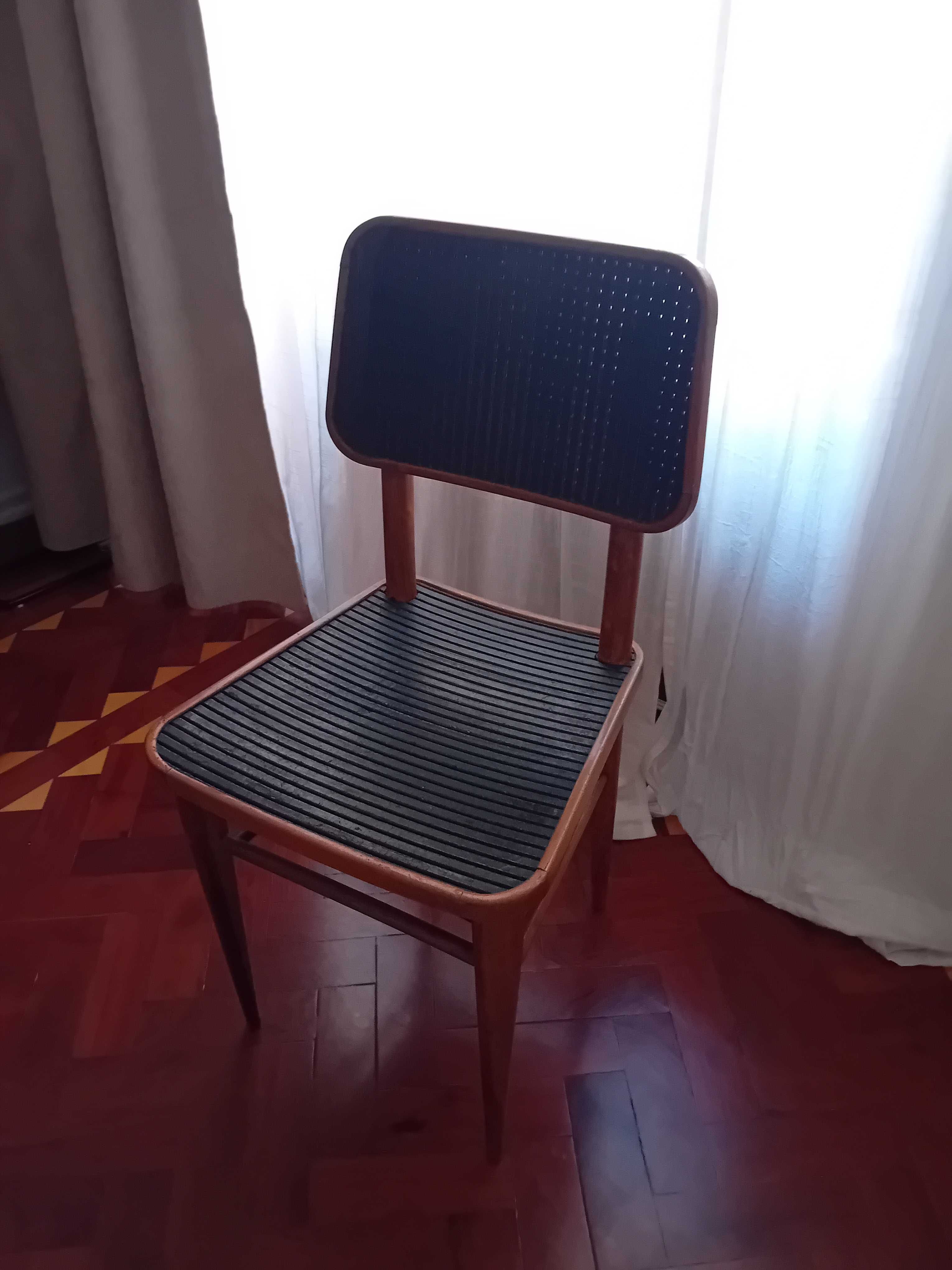 Cadeira vintage madeira