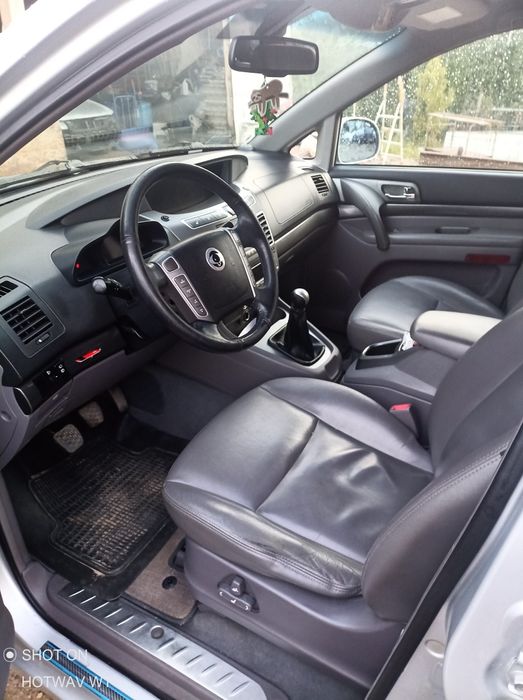 Sprzedam samochód siedmioosobowy ssangyong radius
