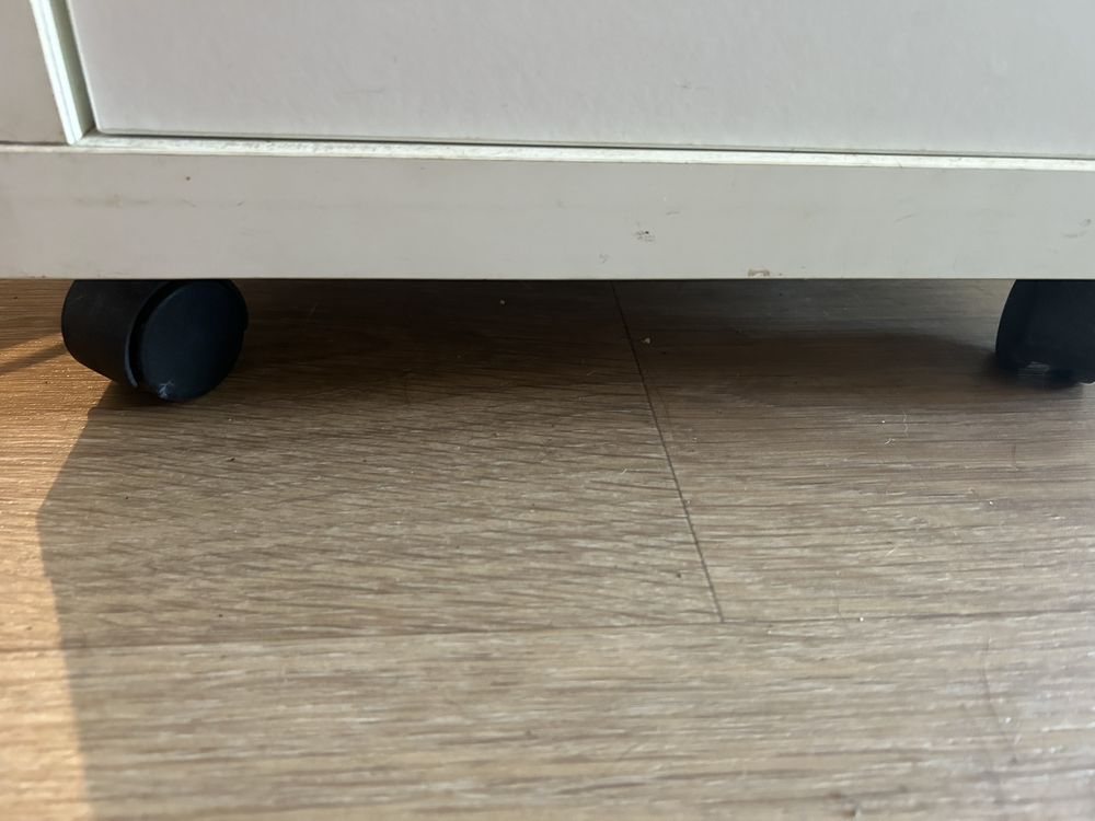 Mesa de cabeceira ikea com gavetas e rodas