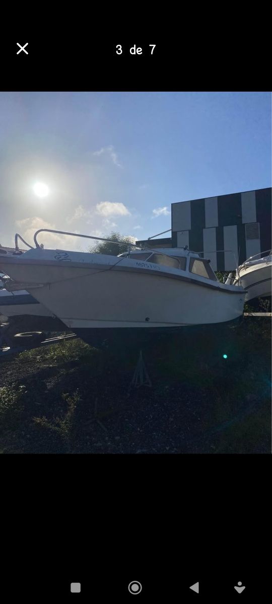 Barco de recreio semi-cabinado 6,06 m, c/ ou sem motor 60 HP,