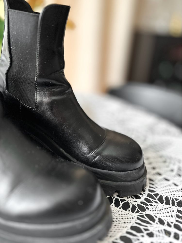 Czarne botki sztyblety Zara typu trapery boots  39
