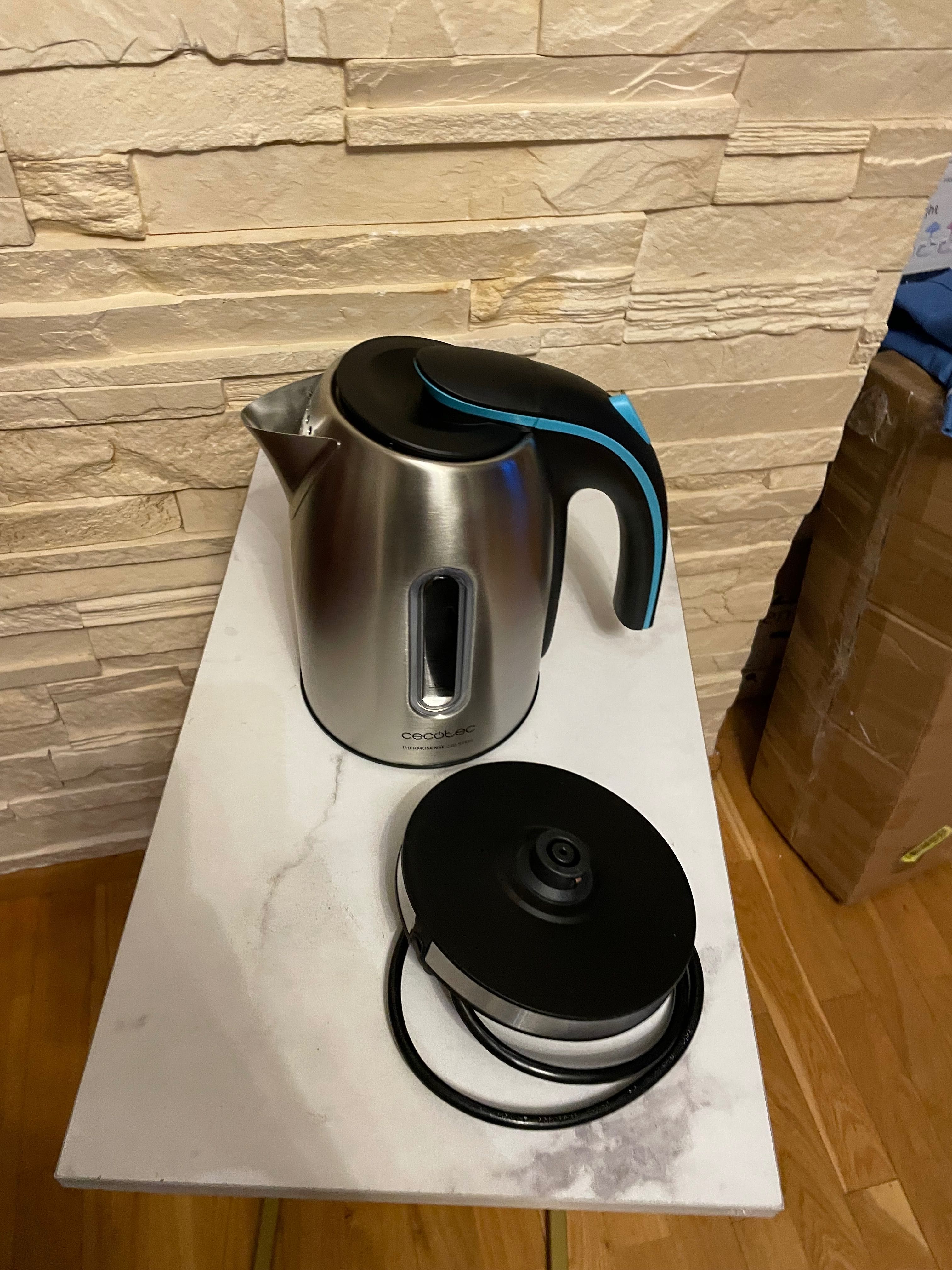 Czajnik elektryczny Cecotec ThermoSense 220, 1630 W 1,2 l srebrny