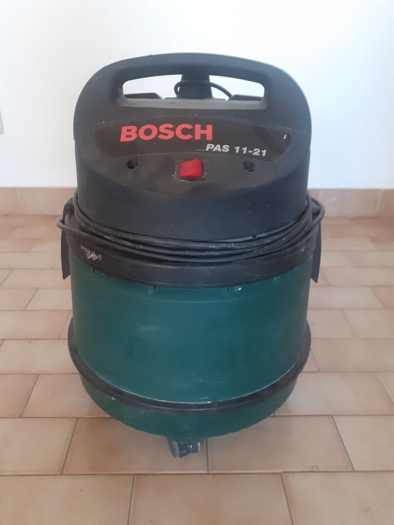 Aspirador Bosch PAS 11-21 liquidos e solidos