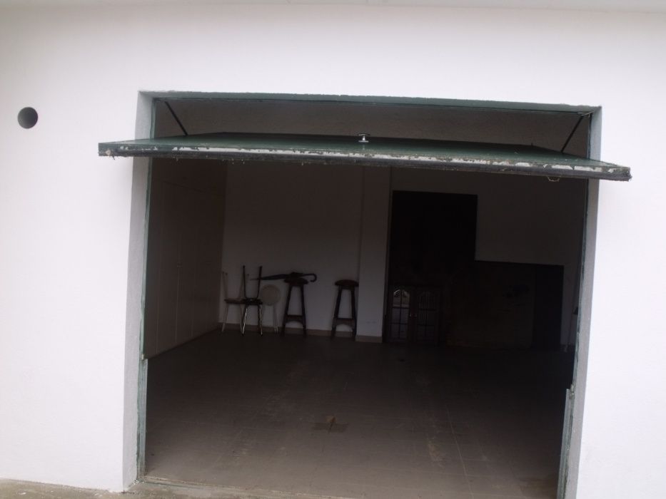 Vendo Garagem BOX com 32m2 a 100mt da Escola Dr Manuel Fernandes