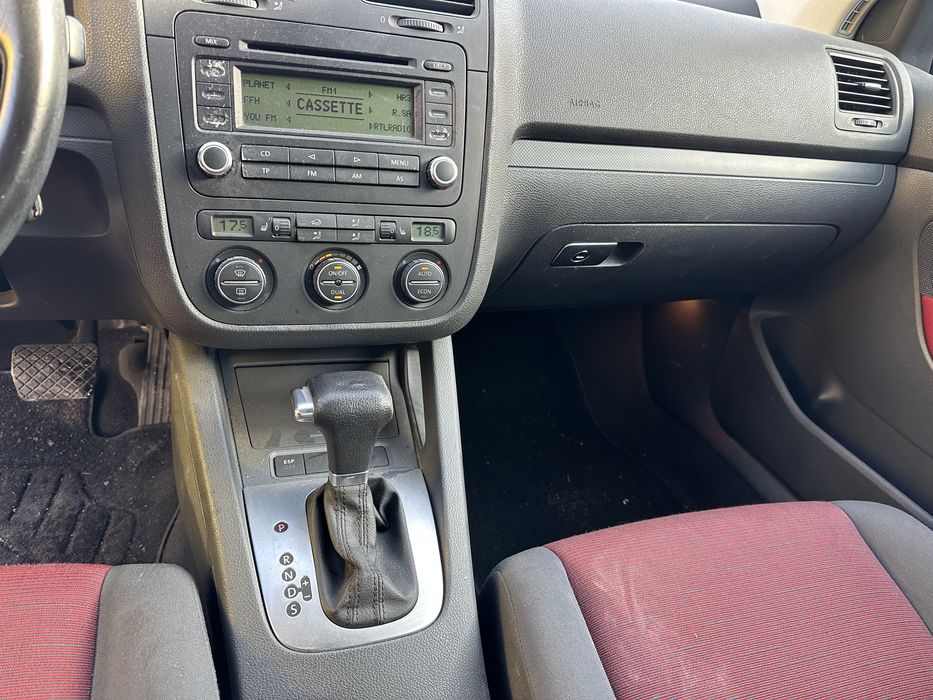 VW Golf Автомат бензин 1,6см