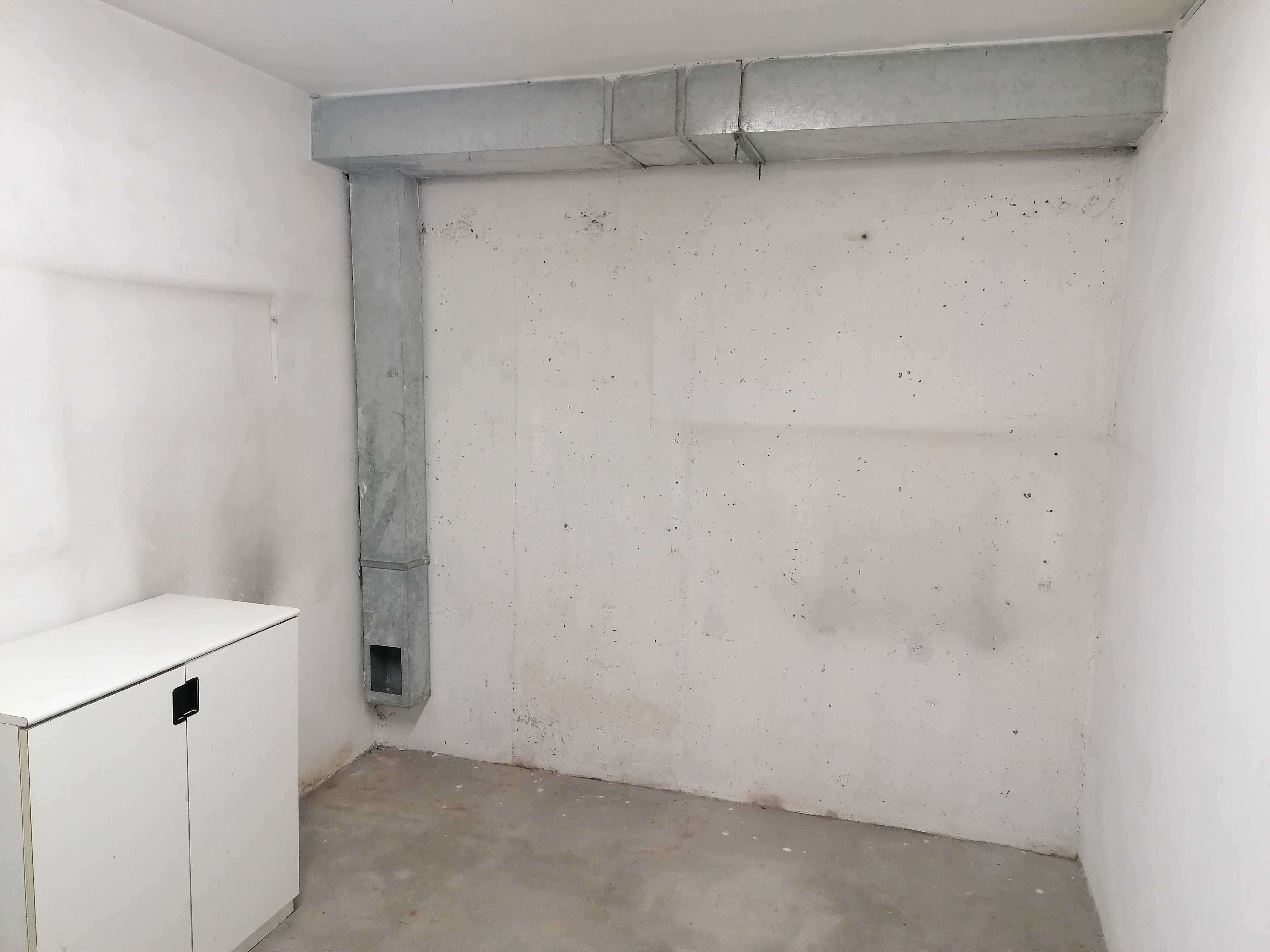 Arrenda-se BOX Lugar de Garagem Centro de Gaia Paço do Rei Arrecadação