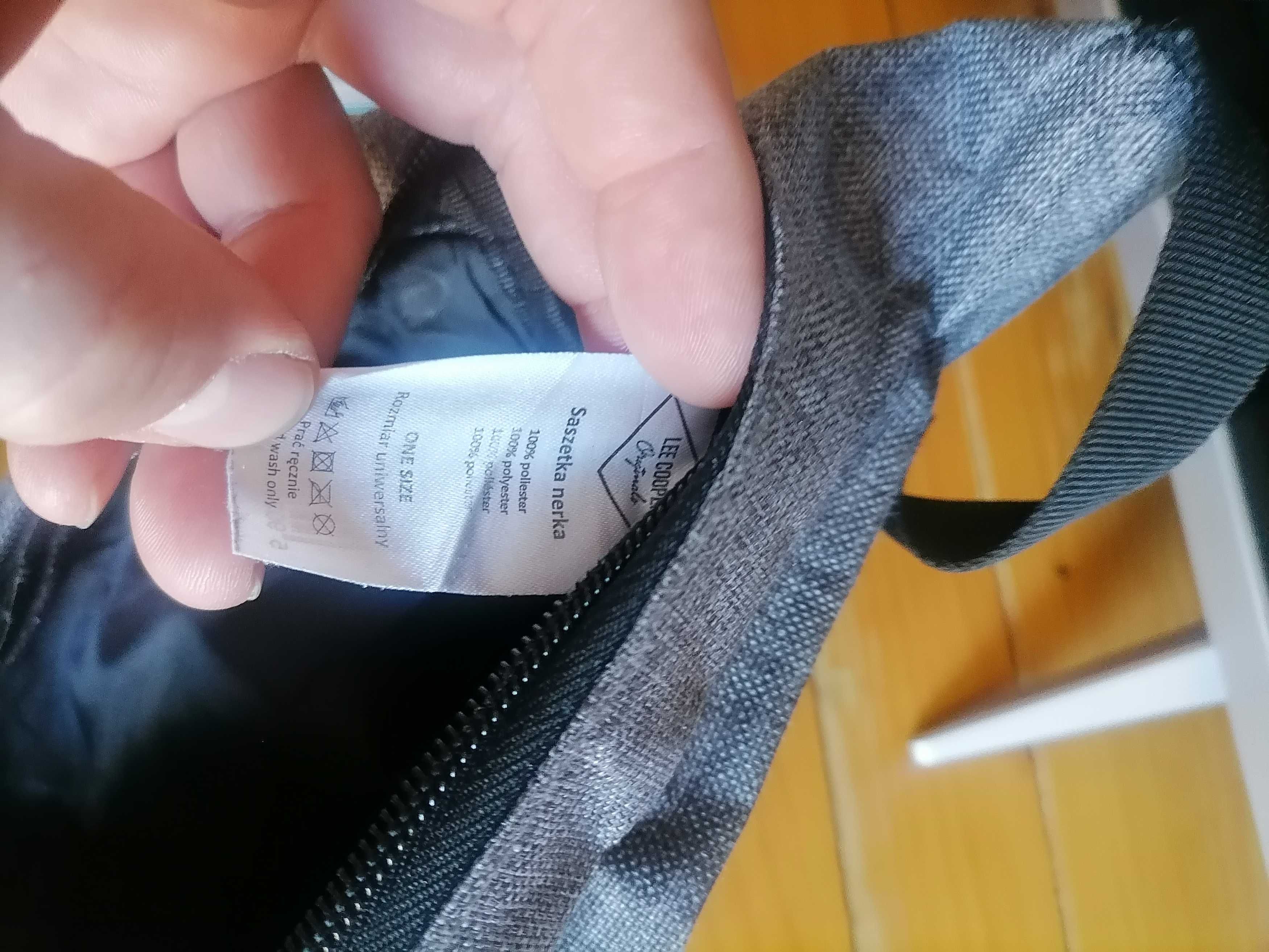 Saszetka nerka Lee rozmiar uniwersalny