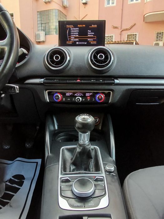 Audi A3 Sportback 1.6TDi 110cvs Ultra Nacional