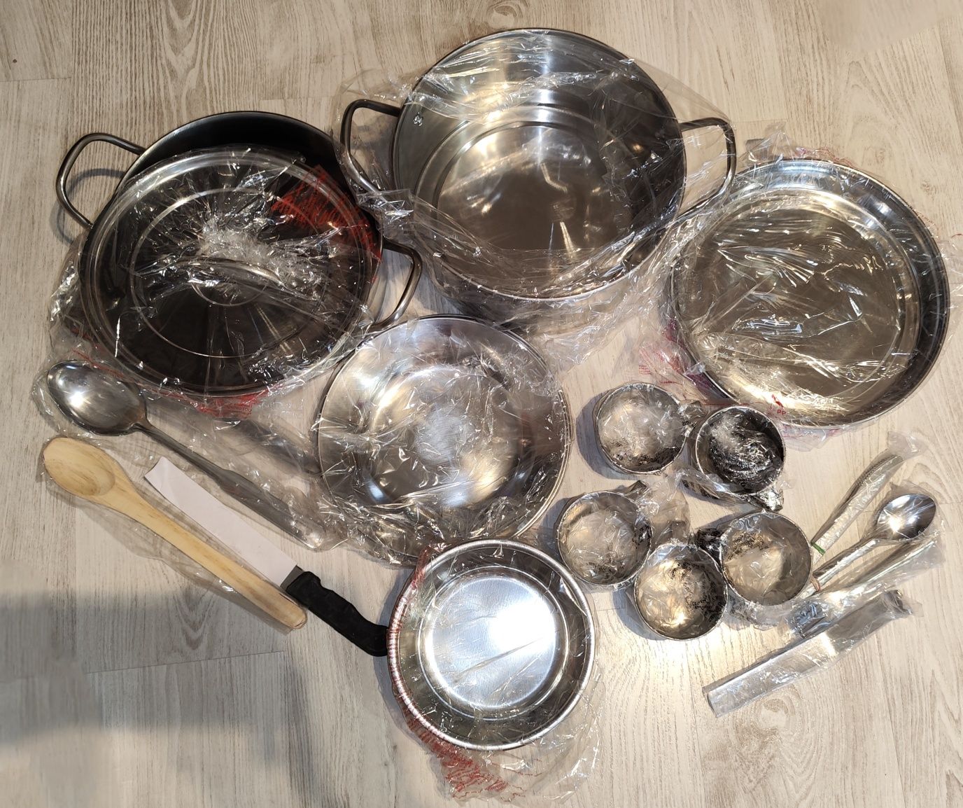 Набор посуды из нержавеющей стали для пикника (на 5 персон, 39 наимено
