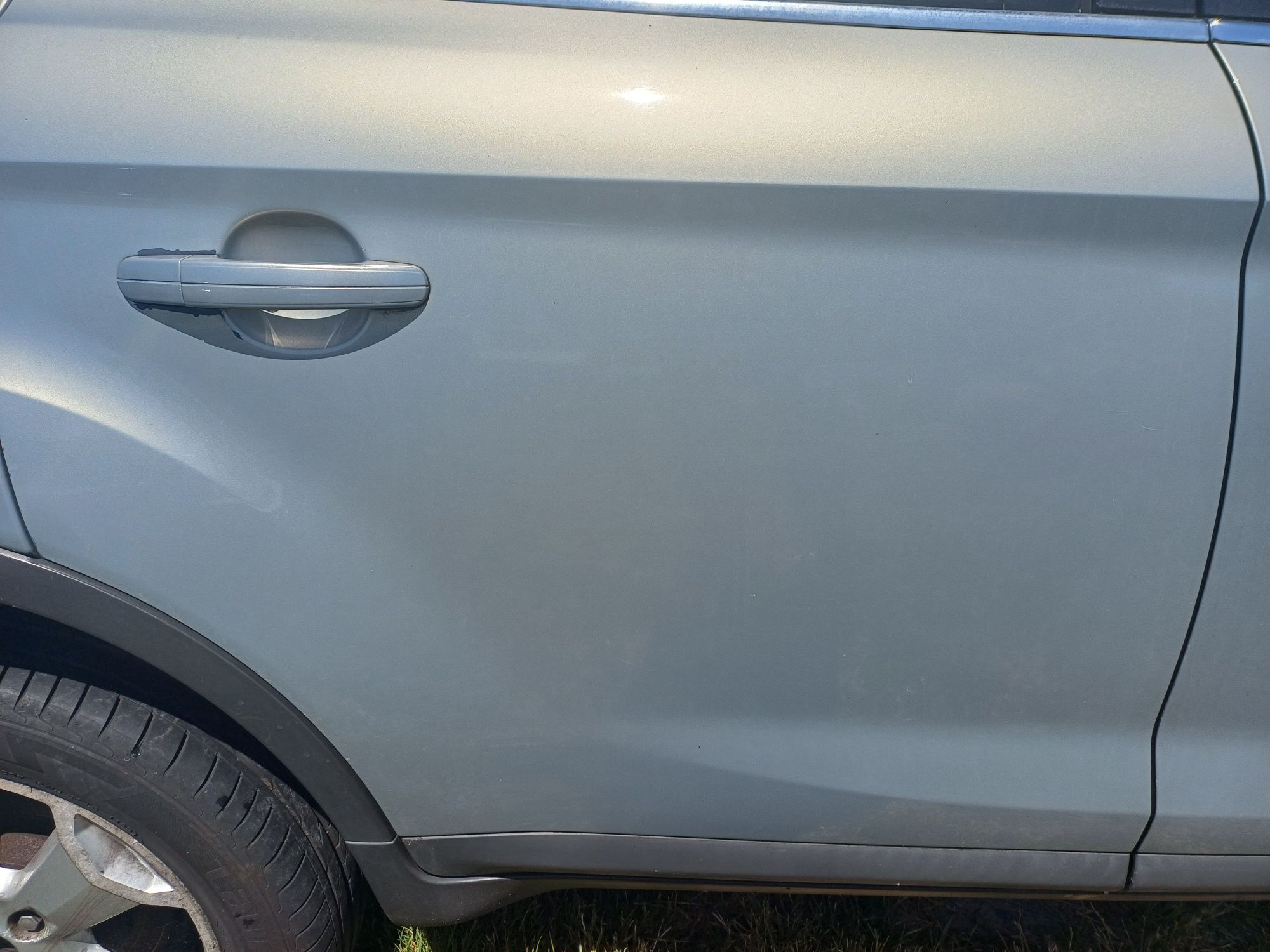 Drzwi prawy przód i tył Ford Kuga Mk 1 kolor P8