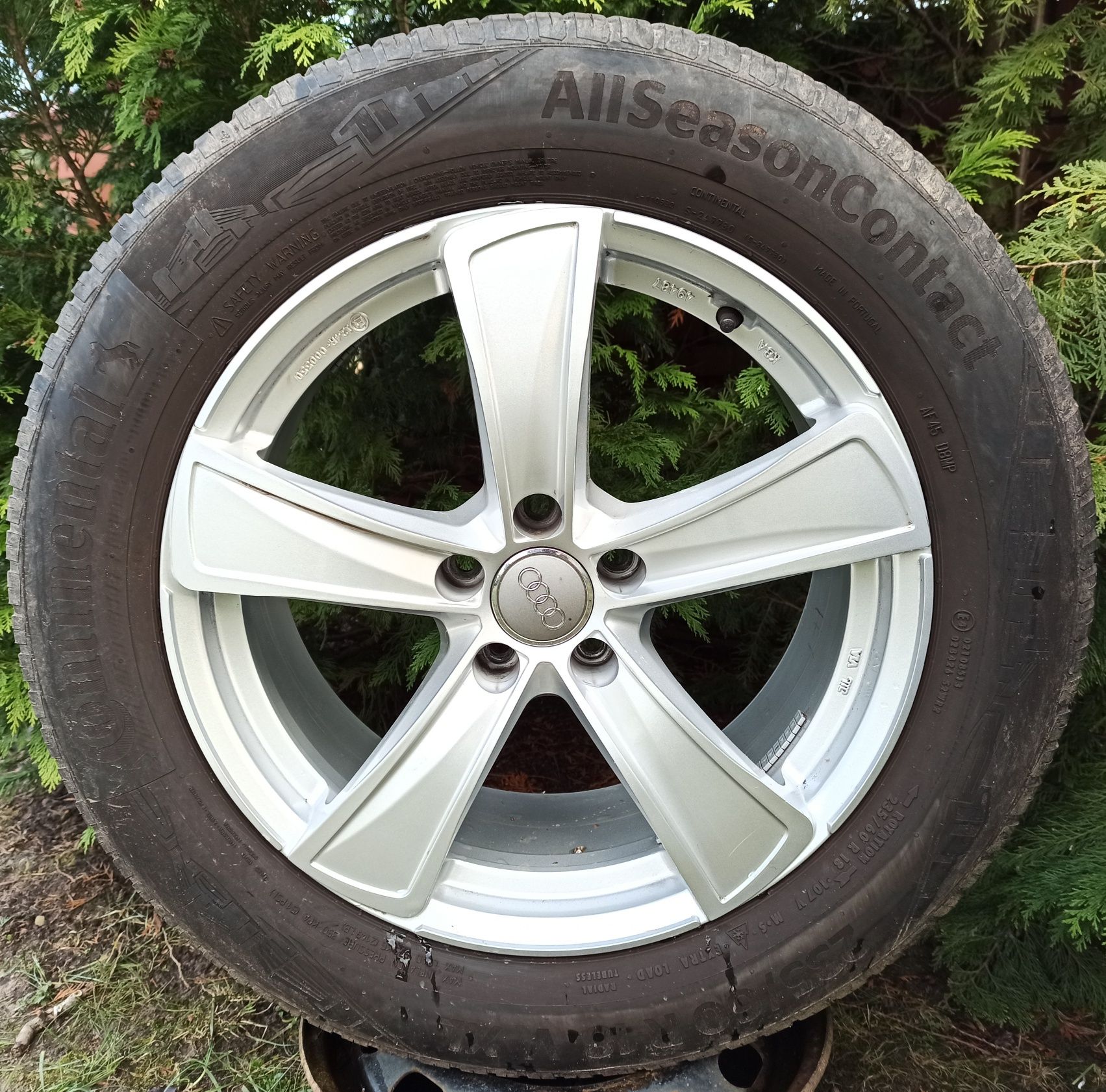 Felgi Audi Q5 8Jx18 ET39 5x112 Opony Całoroczne 235/60R18