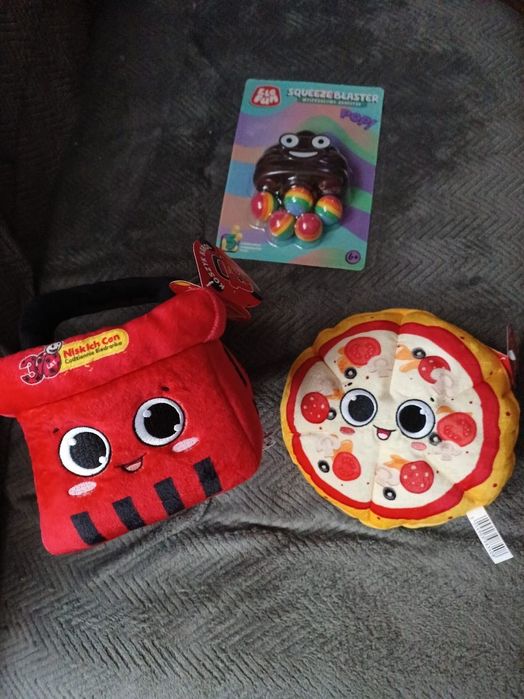 Maskotki z biedronki koszyk i pizza plus gratis