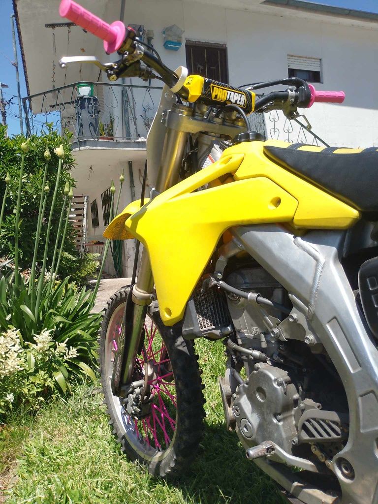 Rmz 450 ( Kit AThena 490 )
Mota de 200
Com muita força bruta 
Atualm