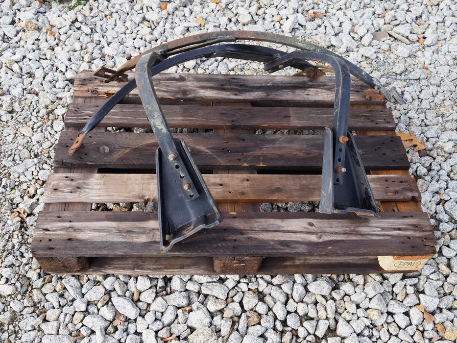 Claas Arion - uchwyt, wspornik, mocowanie błotników przednich, błotnik