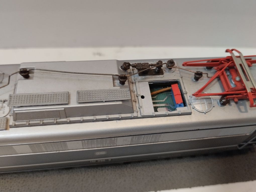 Lokomotywa elektrowóz Liliput BR110 AC gniazdo dekod do naprawy//311