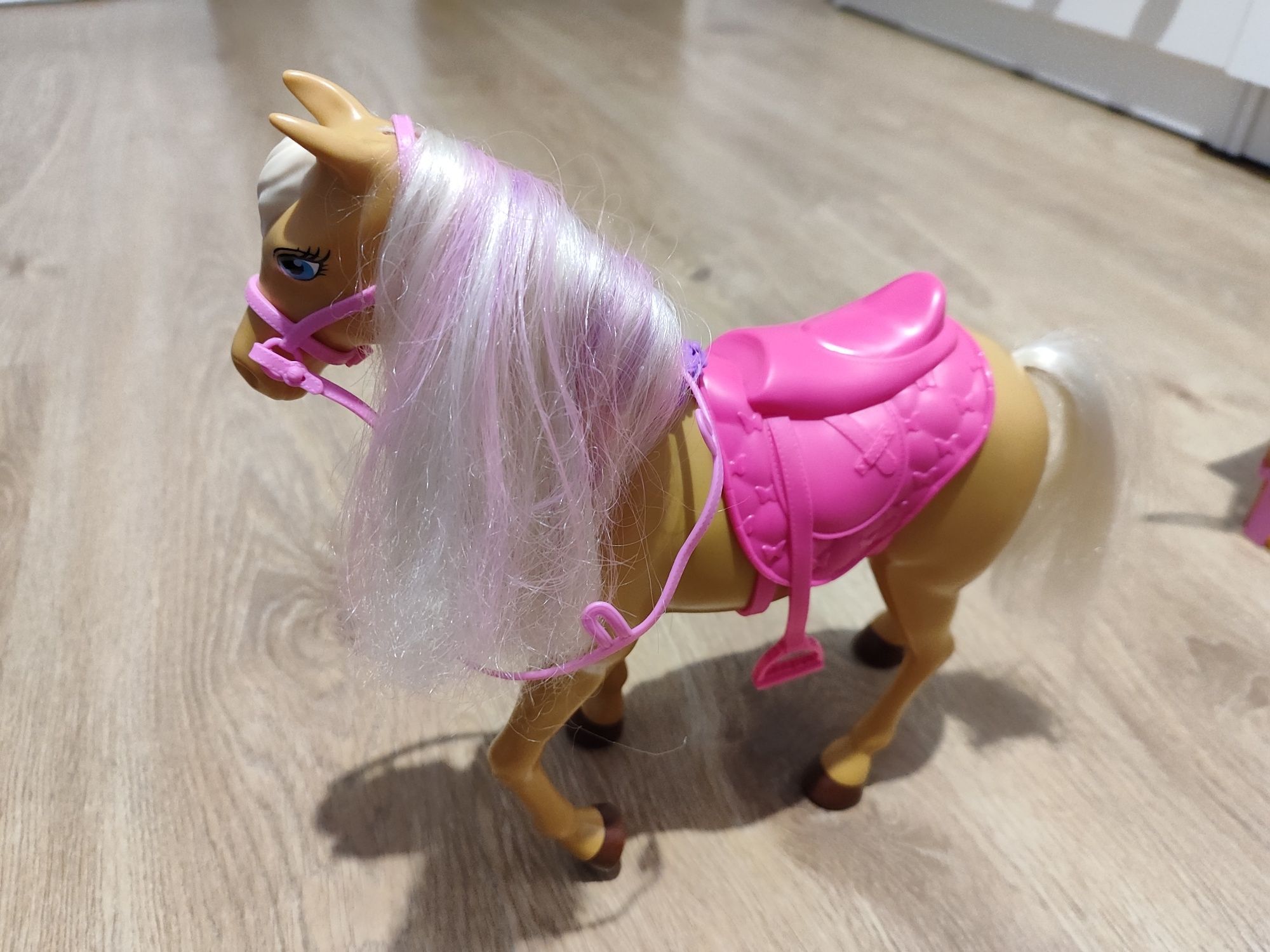 Koń dla Barbie zagroda akcesoria