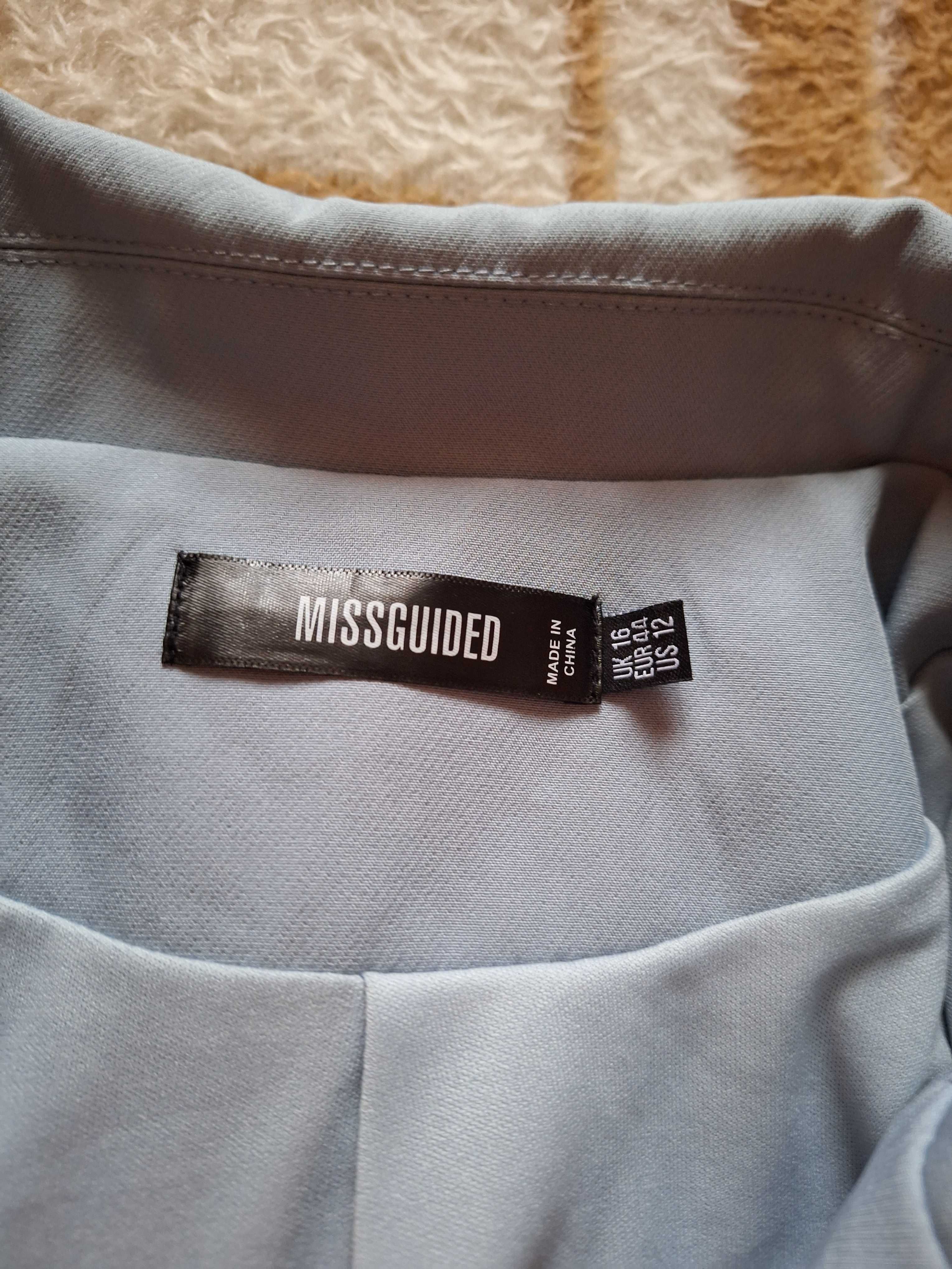 Блакитна сукня піджак з вирізом на талії missguided