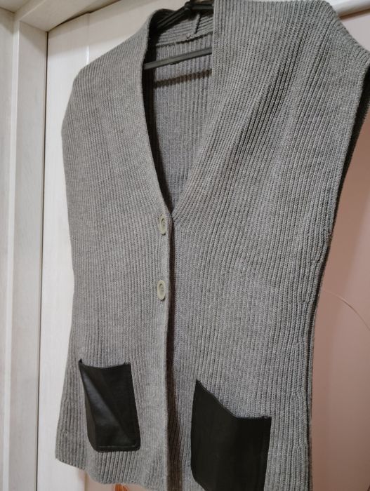 Жилєтка жіноча машинна в'язка