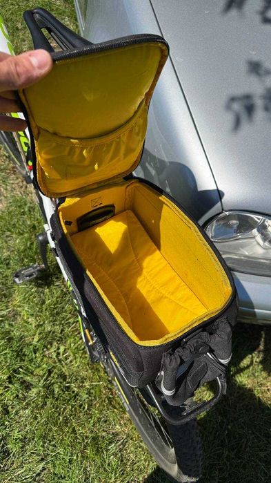 Багажник задній Topeak TetraRack M2L з сумкою.