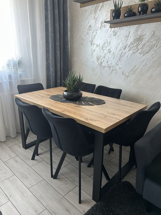 Zestaw stół i 6 krzeseł. Loft.