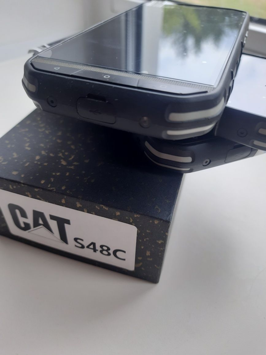 CAT защищенный смартфон Cat S48S