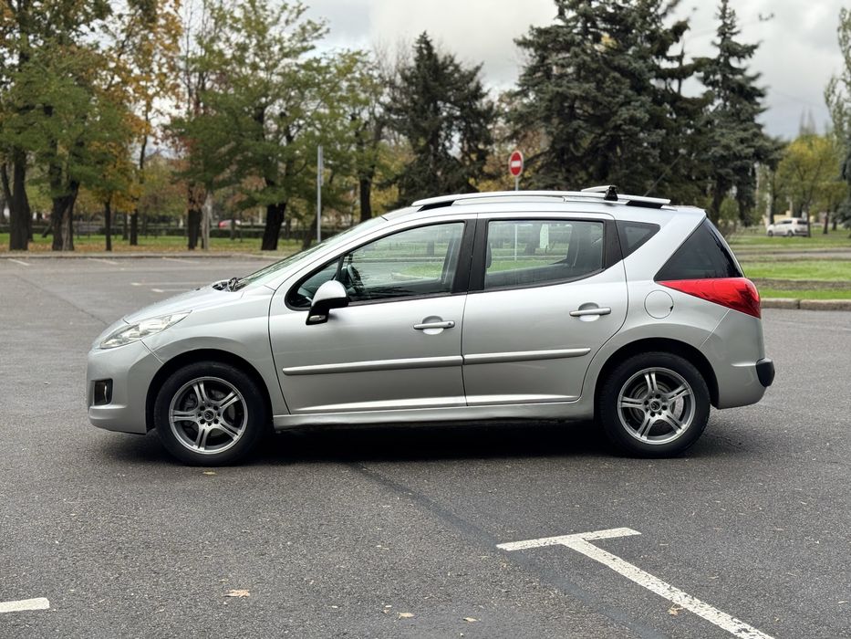Peugeut 207, 1.6 Т-Дизель 2011 Сел поехал!