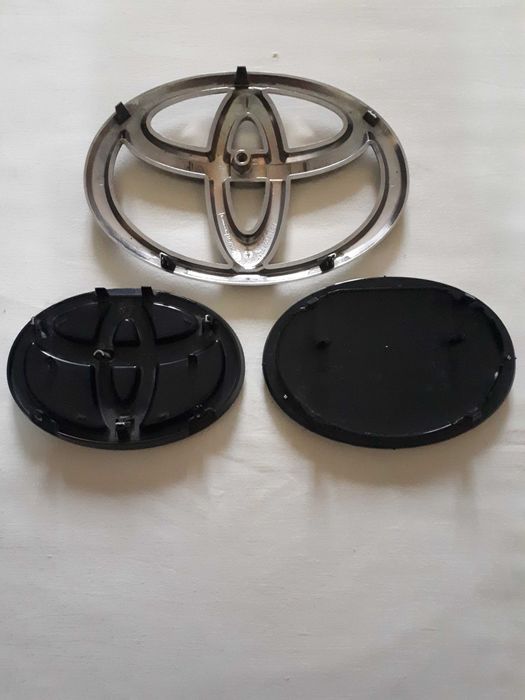 Эмблема значок TOYOTA Proace 2/Camry /Avensis T250 / Auris Оригинал