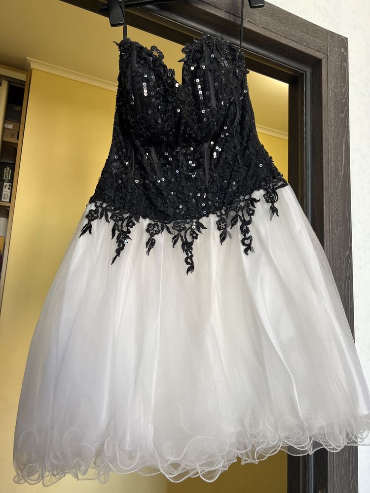 Платье на выпускной праздничное пышное
