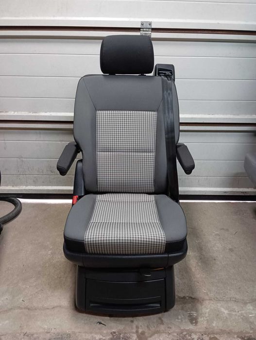 Fotel tylny obrotowy VW T5 T6 T6.1 Moonrock Multivan California