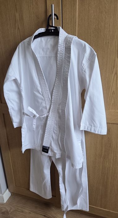 Kimono do karate Decathlon R. 130