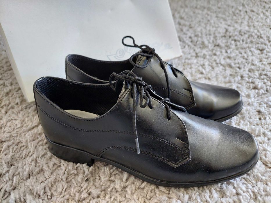 buty wizytowe komunijne Miko dla chłopca rozm. 32, czarne