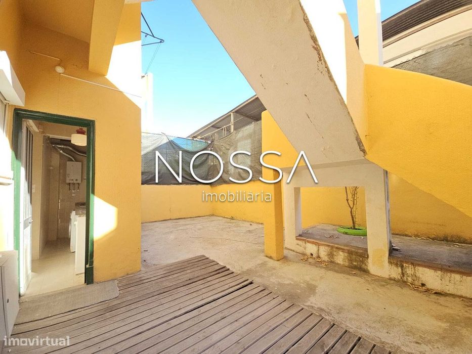 Apartamento T1 na Graça com Terraço