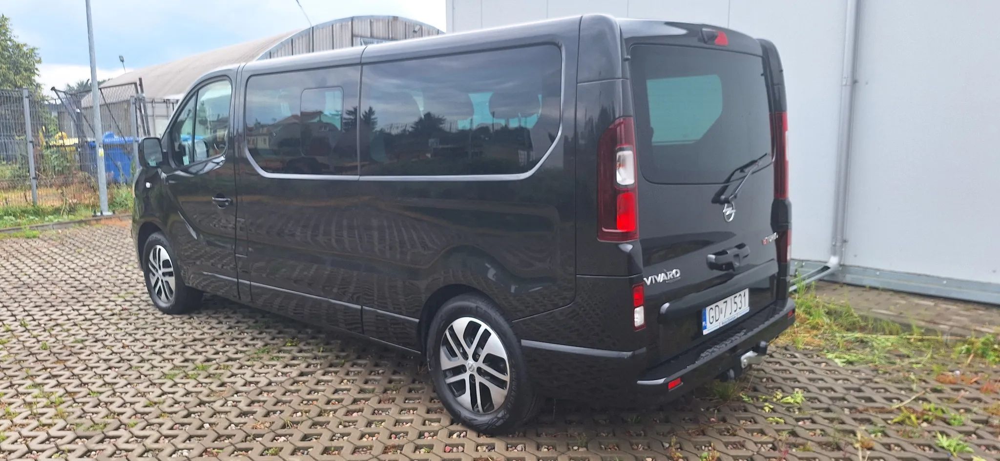 Opel Vivaro W najlepszej wersji, z polskiego salonu prywatny zadbany VIVARO TOURER