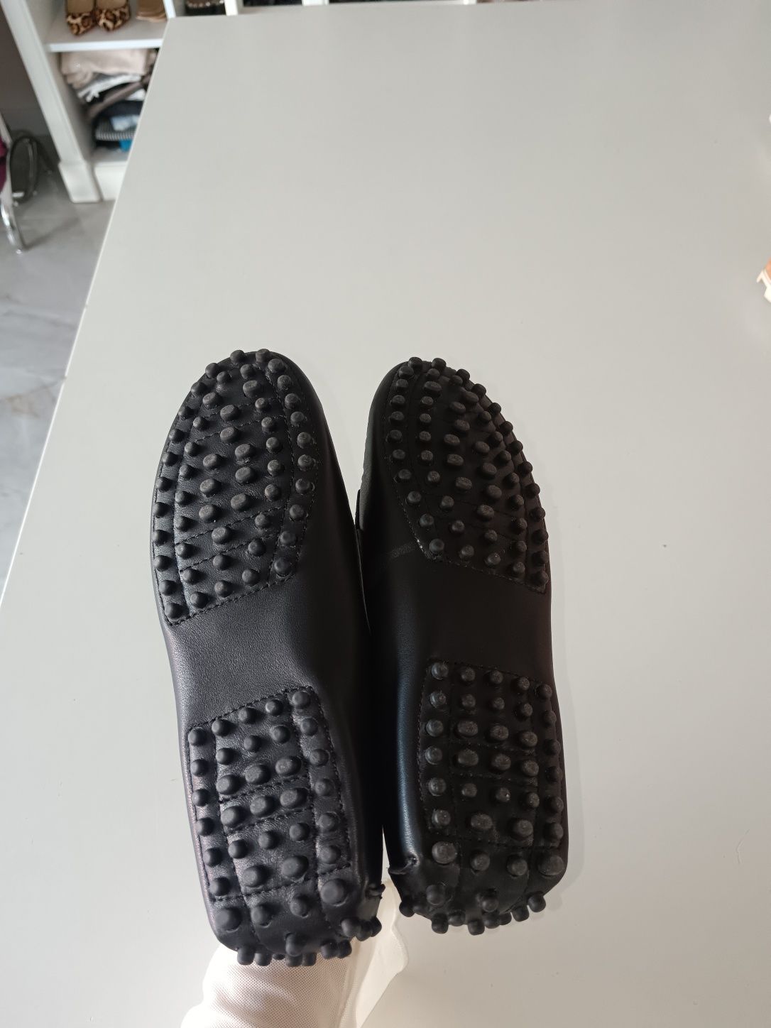 Czarne skórzane mokasyny