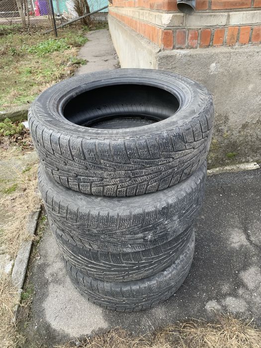 Зимня резина nokian R235/60/18